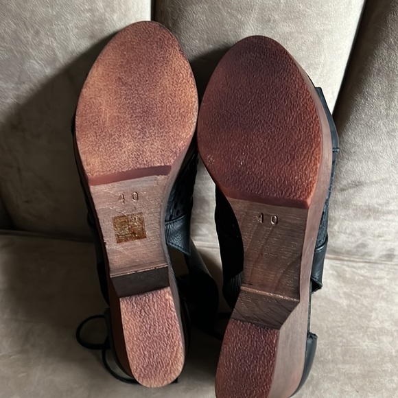 Free People Black Leather platform shoes - Picture 3 of 4